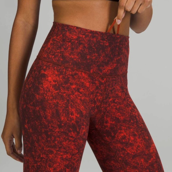🚨 SOLD 🚨Lululemon Wunder Train HR Tight 25" Denim Wash Print Autumn Red Black - Picture 2 of 10